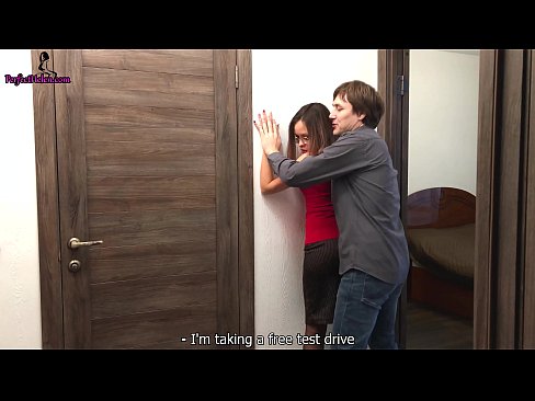 ❤️ სექსუალური რეალტორი ბინის გაყიდვისას სენსუალურად ირტყამს ფუსფულს და ეფიცება - კრემპაი ️❌ პორნო fb ka.pornodil.ru ❤